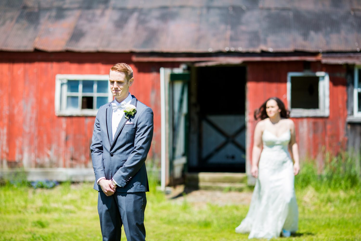 First Look Wedding Red Barn 