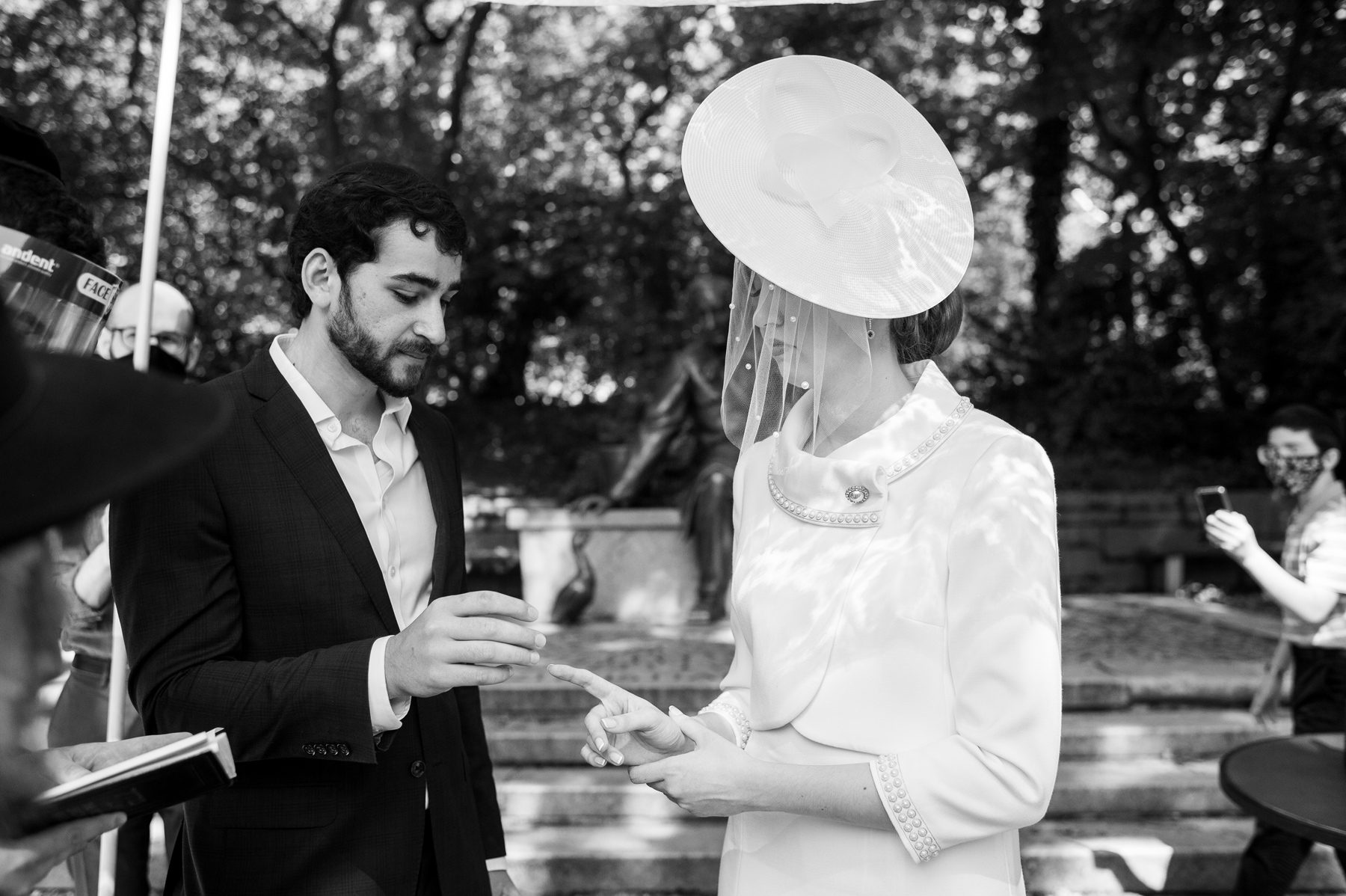 Exchanging Ring in Jewish Wedding Ceremony 