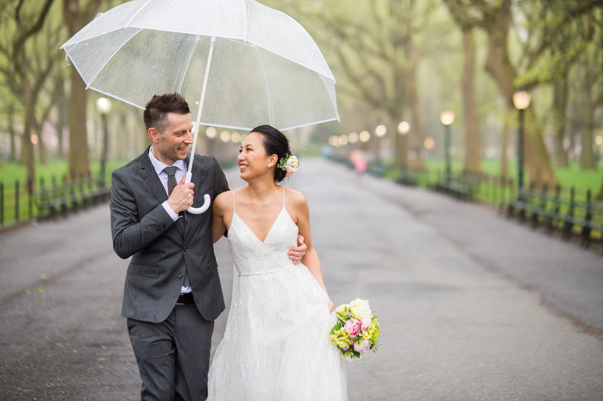 Wedding Photos in the Rain 
