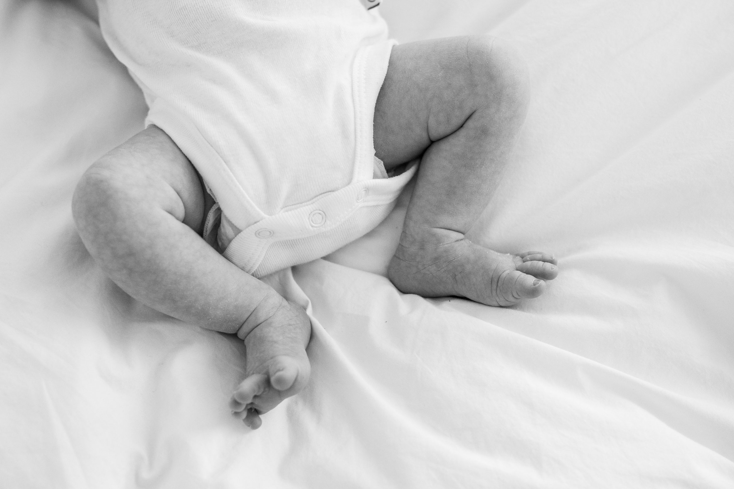 Baby feet photos at Brooklyn in home newborn photography session
